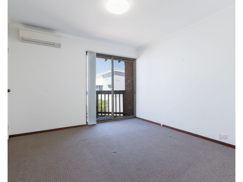 3/10 Leonora Street, Como WA 6152