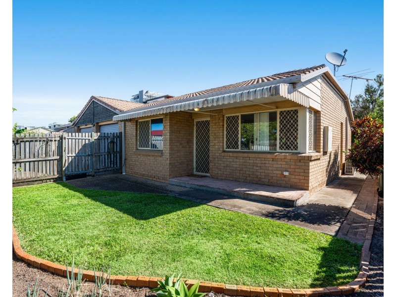 2/11 Andrew Street, Wynnum QLD 4178