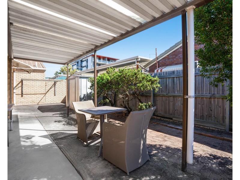 2/11 Andrew Street, Wynnum QLD 4178