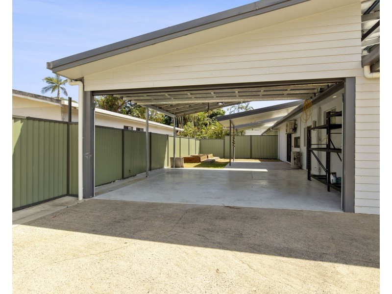 2 LaTrobe Close, Trinity Park QLD 4879