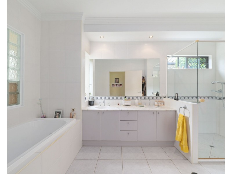 17 Undanbi Place, Pelican Waters QLD 4551