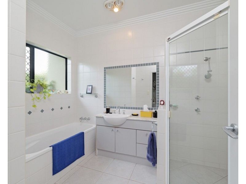 17 Undanbi Place, Pelican Waters QLD 4551