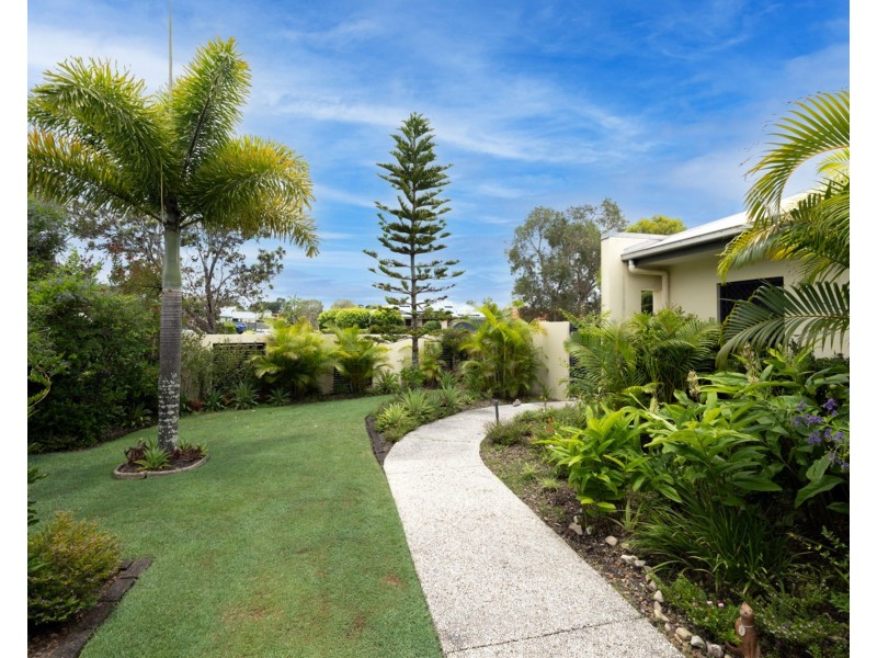 17 Undanbi Place, Pelican Waters QLD 4551