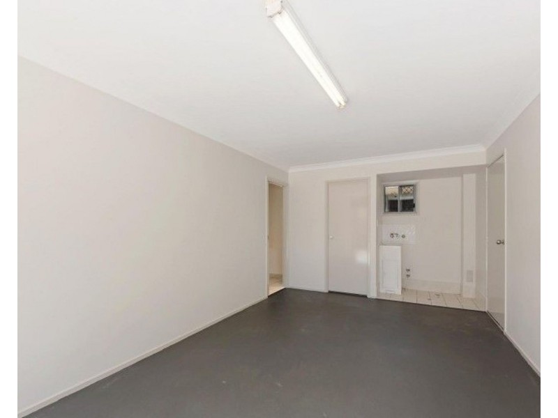 1/19 Bergin Street, Booval QLD 4304