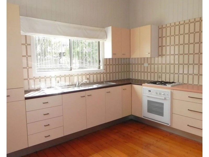 29 Stoneleigh Street, Albion QLD 4010