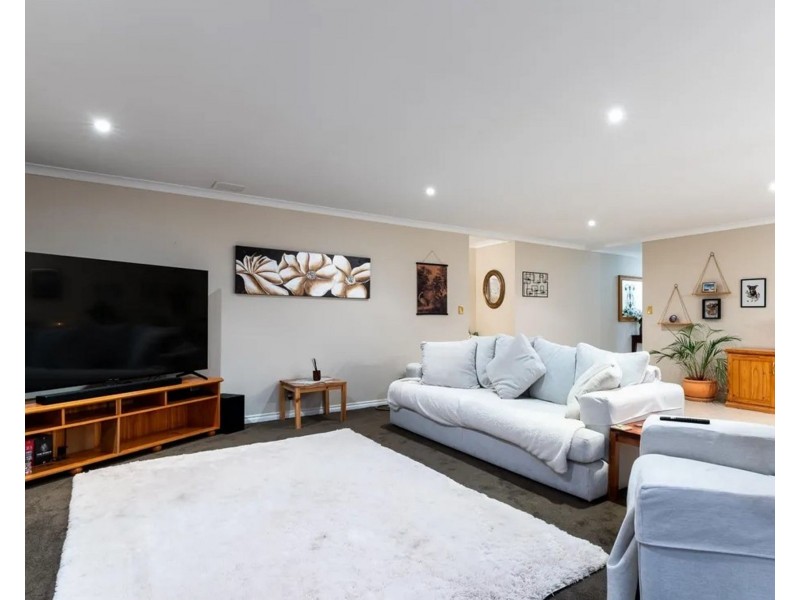 26 Vasse Gardens, Ellenbrook WA 6069