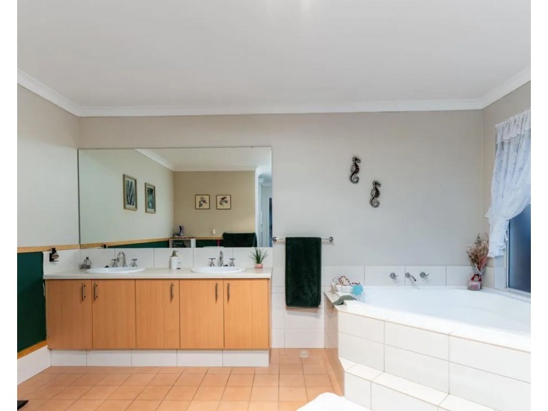 26 Vasse Gardens, Ellenbrook WA 6069