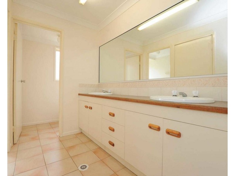 2 Southern Cross Drive, Avoca QLD 4670