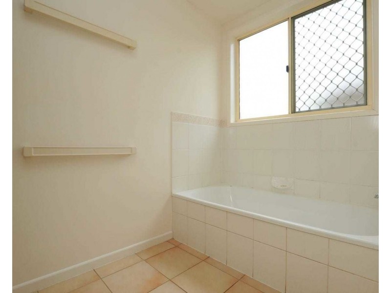 2 Southern Cross Drive, Avoca QLD 4670