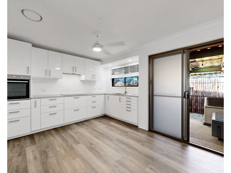 1/5 Grove Crescent, Beachmere QLD 4510