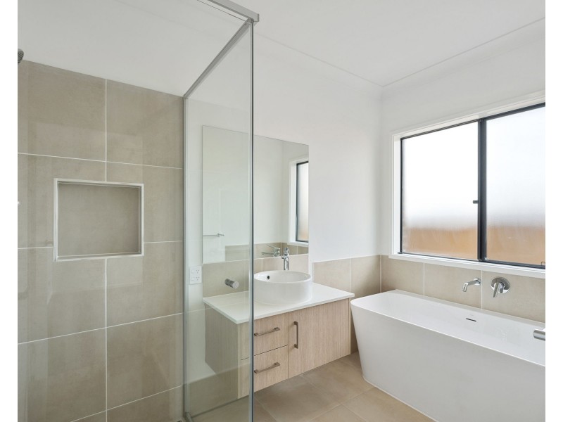 92 Soho Drive, Deebing Heights QLD 4306