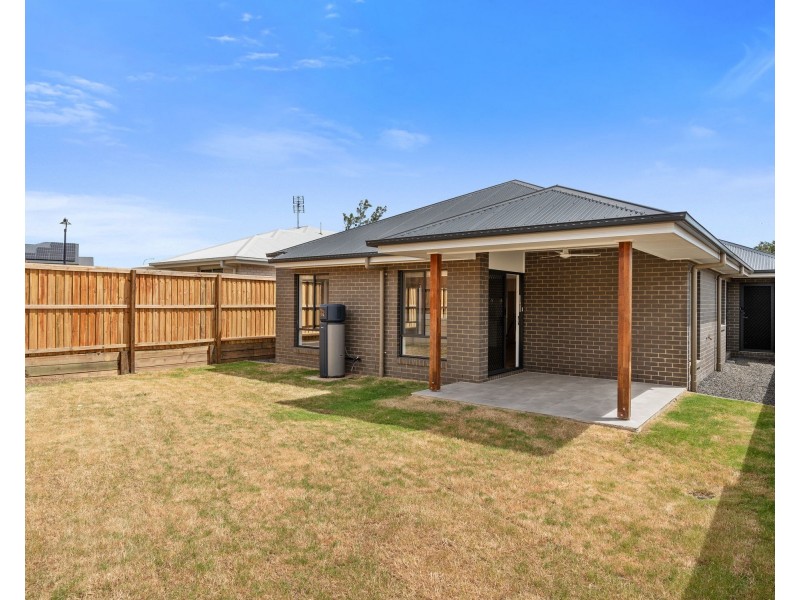 92 Soho Drive, Deebing Heights QLD 4306