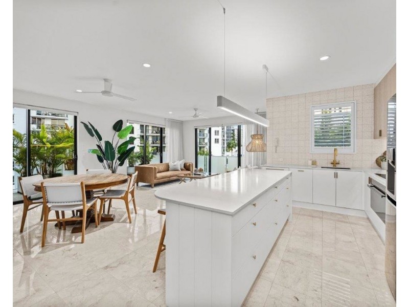 9/3-5 Beach Parade, Surfers Paradise QLD 4217