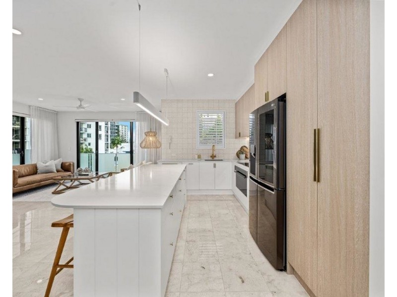 9/3-5 Beach Parade, Surfers Paradise QLD 4217