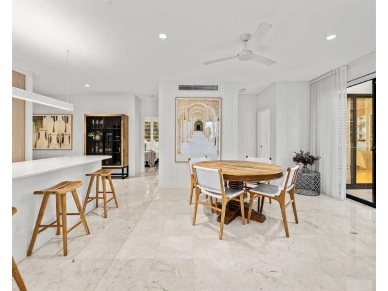 9/3-5 Beach Parade, Surfers Paradise QLD 4217