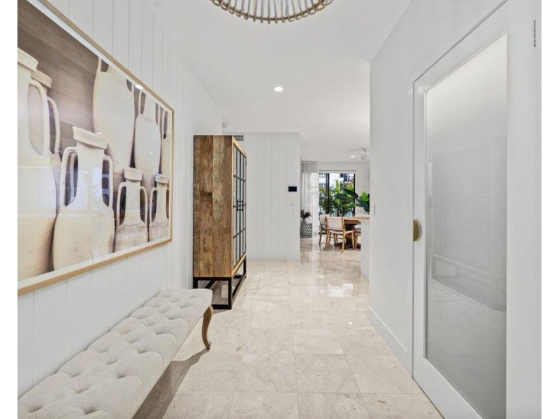 9/3-5 Beach Parade, Surfers Paradise QLD 4217
