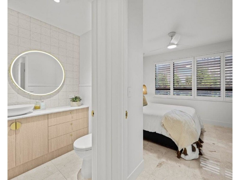 9/3-5 Beach Parade, Surfers Paradise QLD 4217