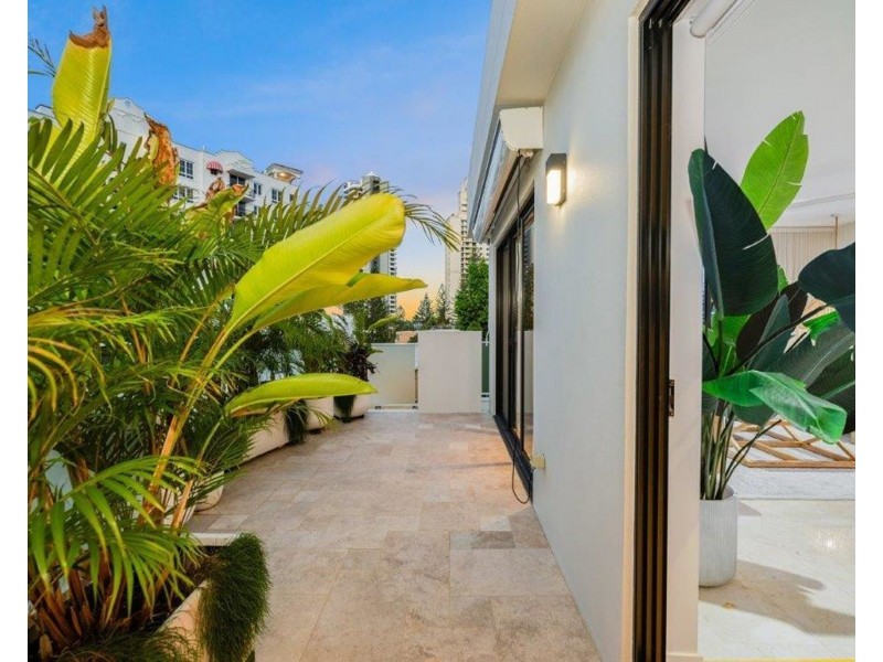 9/3-5 Beach Parade, Surfers Paradise QLD 4217