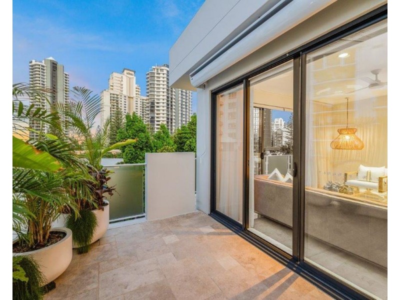 9/3-5 Beach Parade, Surfers Paradise QLD 4217