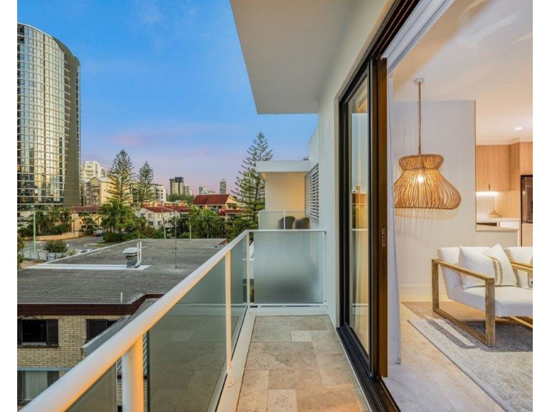 9/3-5 Beach Parade, Surfers Paradise QLD 4217