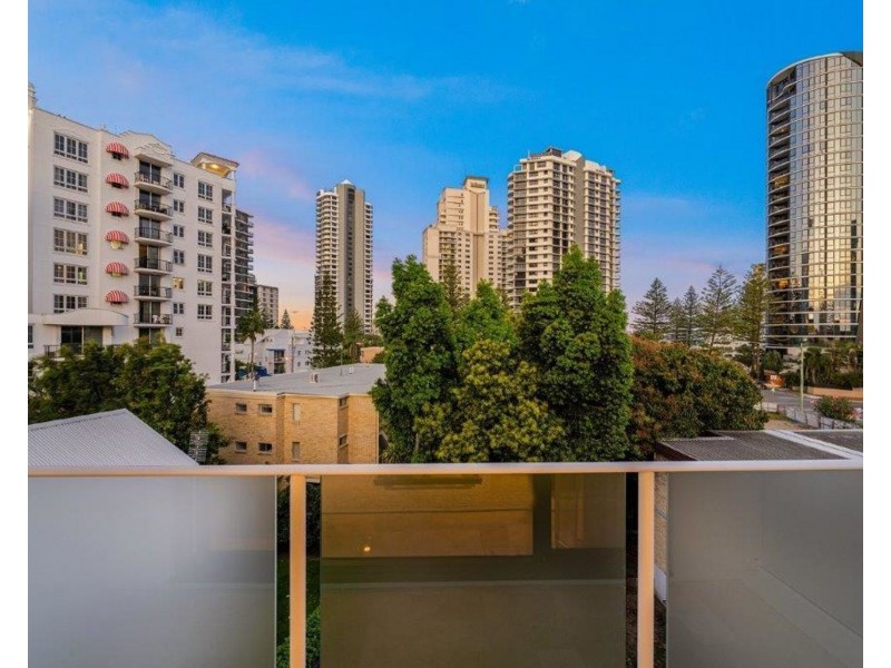 9/3-5 Beach Parade, Surfers Paradise QLD 4217