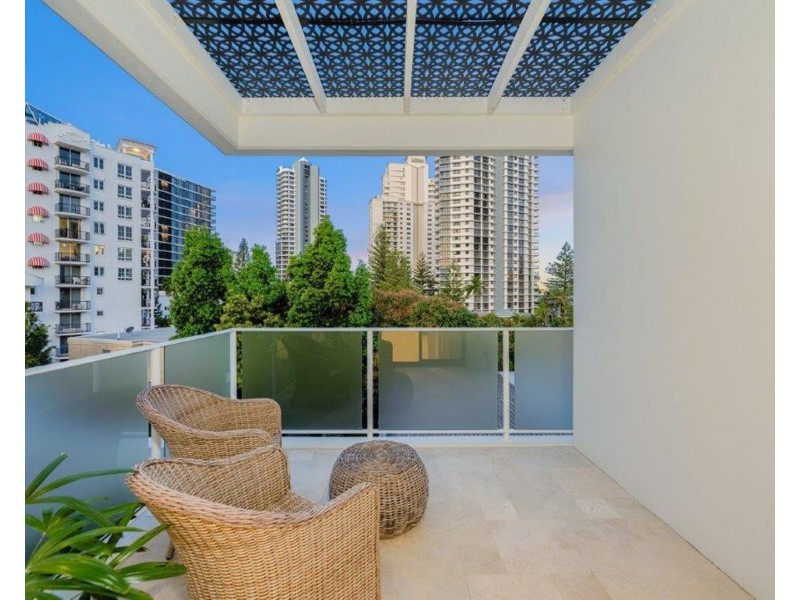 9/3-5 Beach Parade, Surfers Paradise QLD 4217