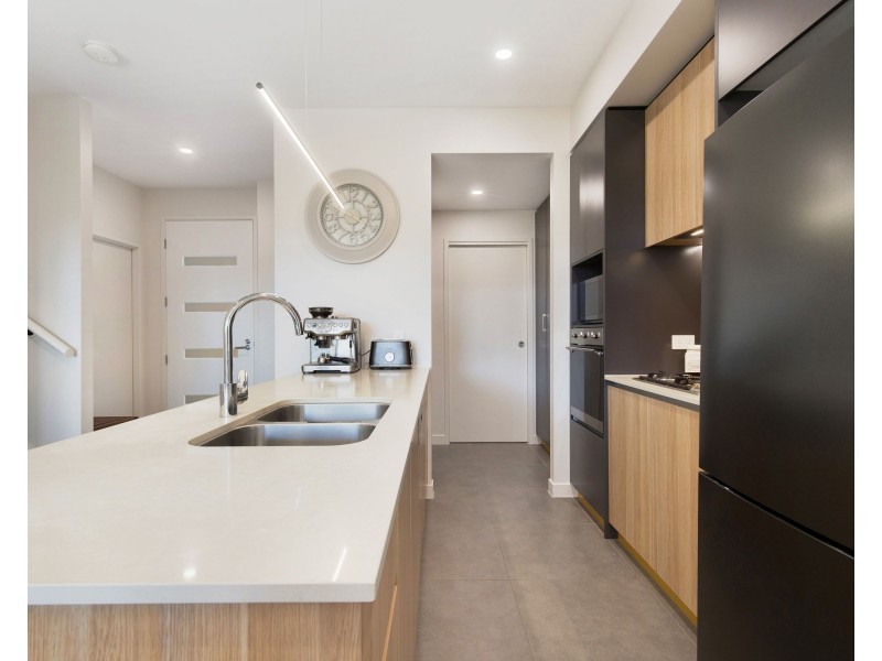 27/1 Lake Serenity Boulevard, Helensvale QLD 4212