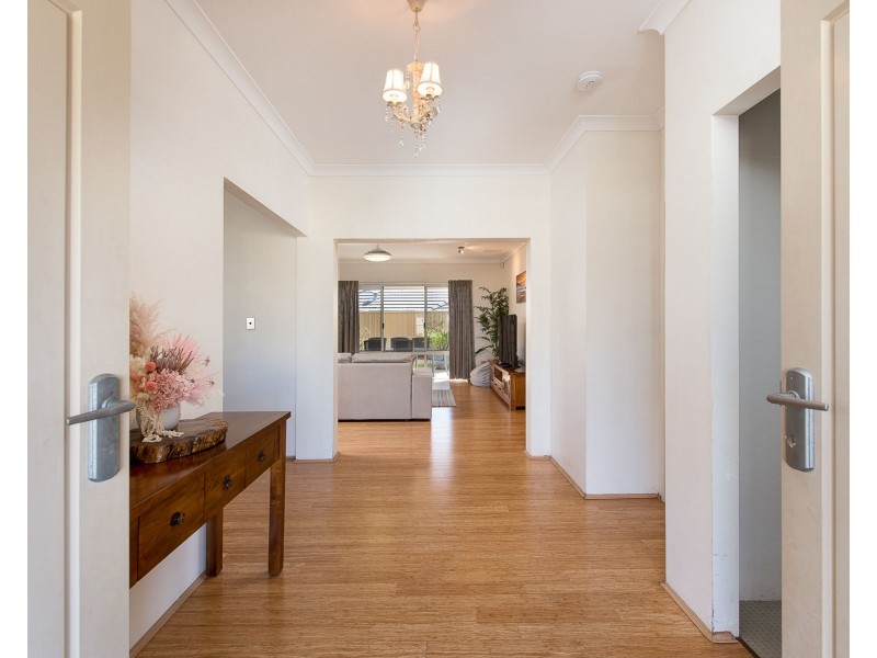 25 Bluebush Avenue, Beeliar WA 6164