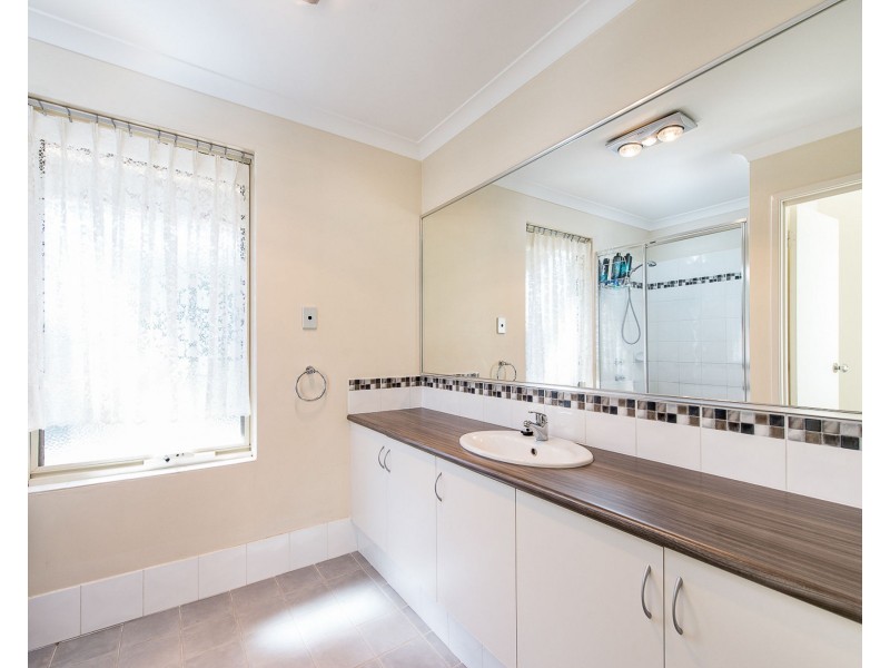 25 Bluebush Avenue, Beeliar WA 6164