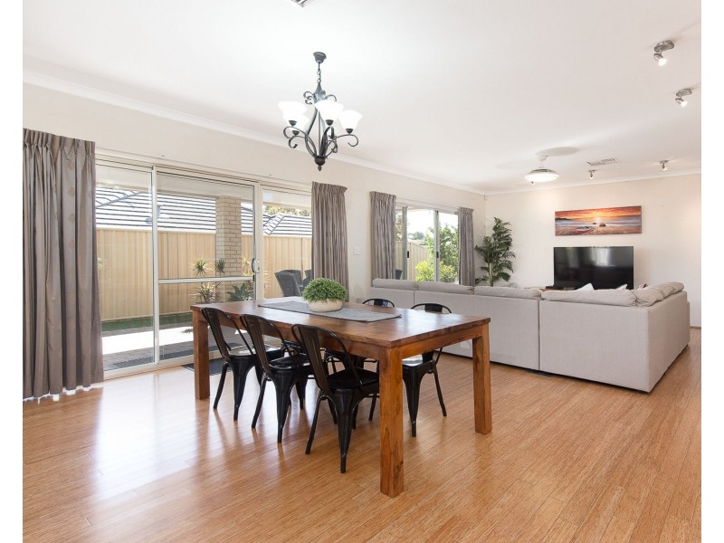 25 Bluebush Avenue, Beeliar WA 6164