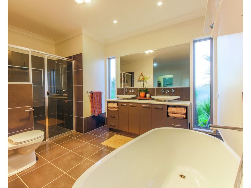 5 Isetta Court, Upper Coomera QLD 4209