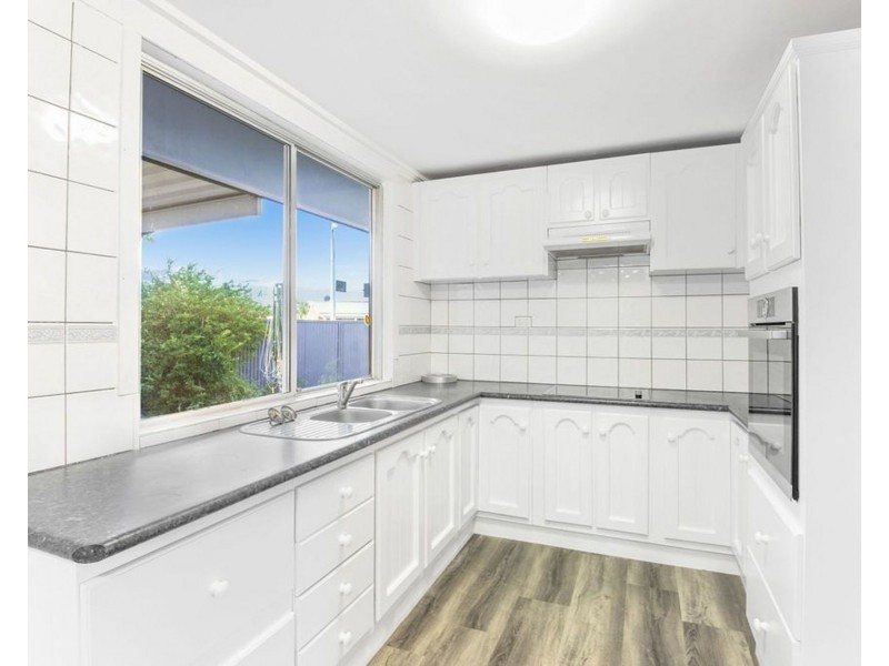 9 Dwyer Street, Beachmere QLD 4510