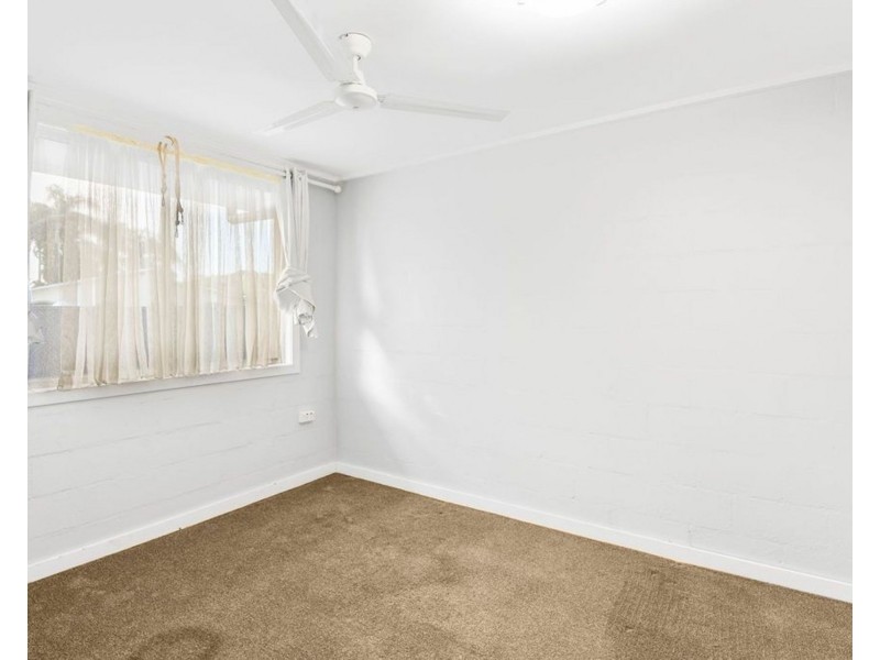 9 Dwyer Street, Beachmere QLD 4510