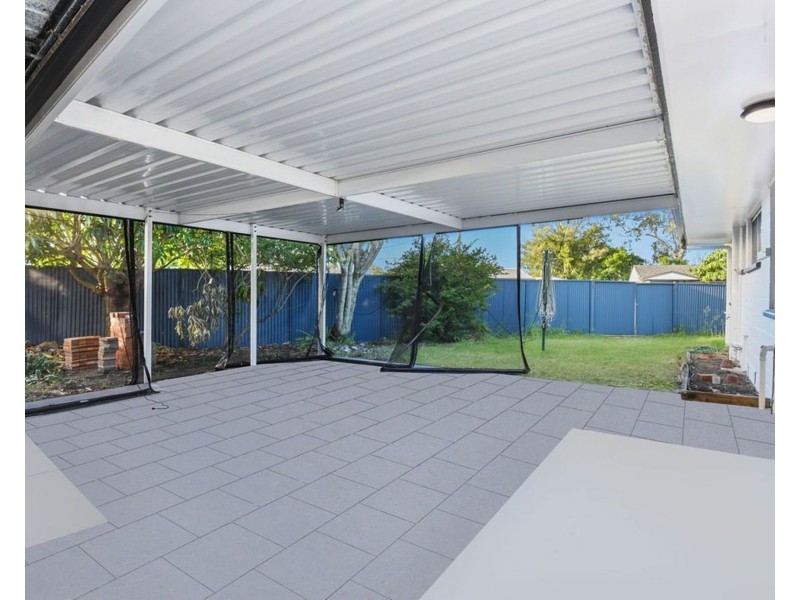 9 Dwyer Street, Beachmere QLD 4510