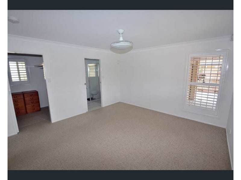 35 Lamerough Parde, Golden Beach QLD 4551