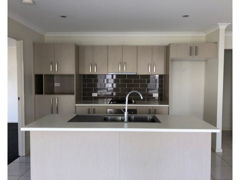 6 Windrest Street, Strathpine QLD 4500