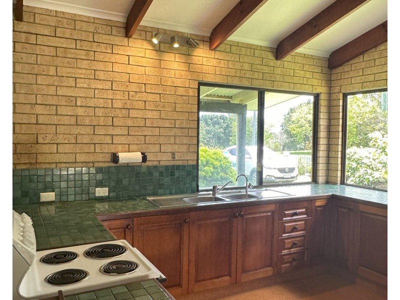 15 Dorothea Mackellar Street, Burnett Heads QLD 4670