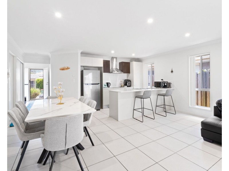 4 Clarence street, Pimpama QLD 4209