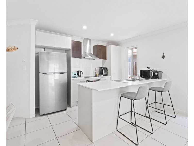 4 Clarence street, Pimpama QLD 4209