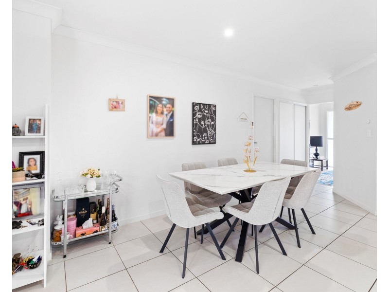 4 Clarence street, Pimpama QLD 4209