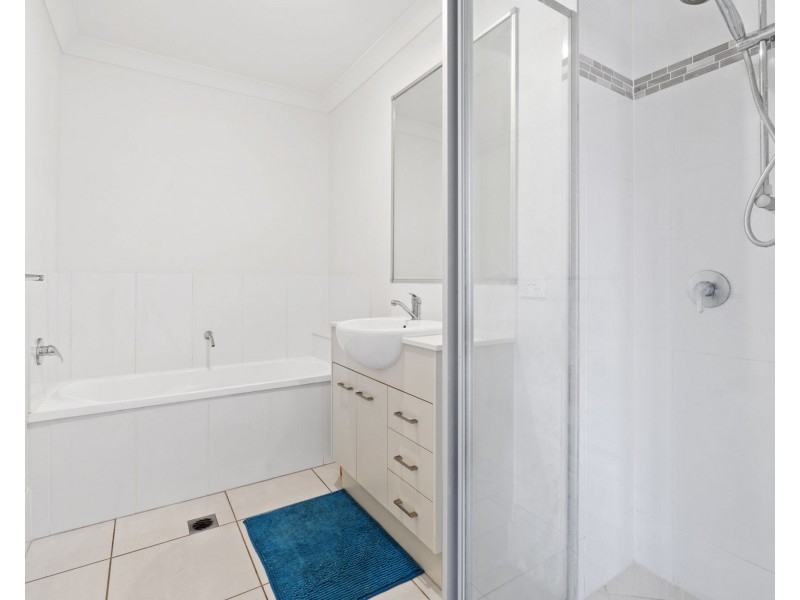 4 Clarence street, Pimpama QLD 4209