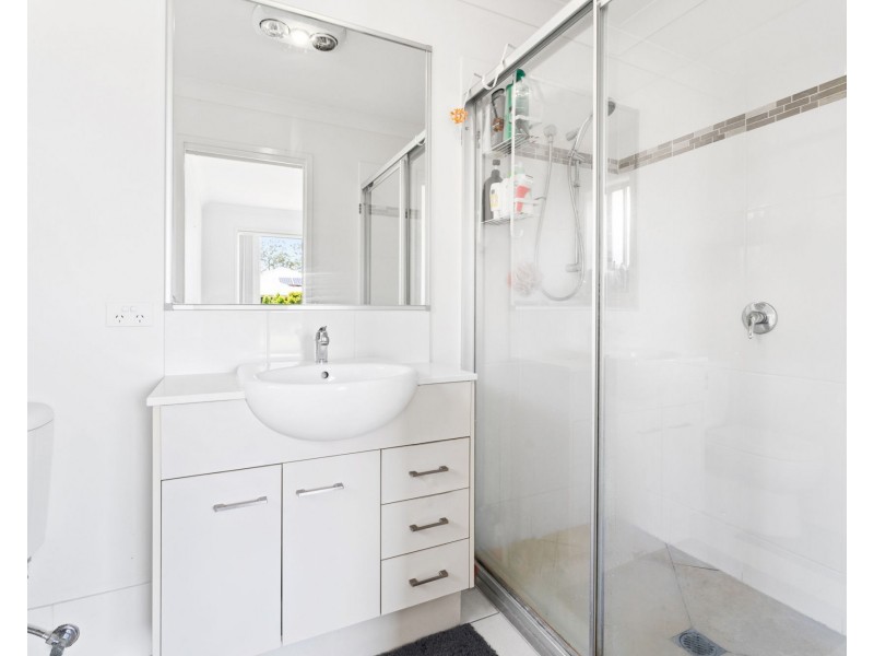 4 Clarence street, Pimpama QLD 4209