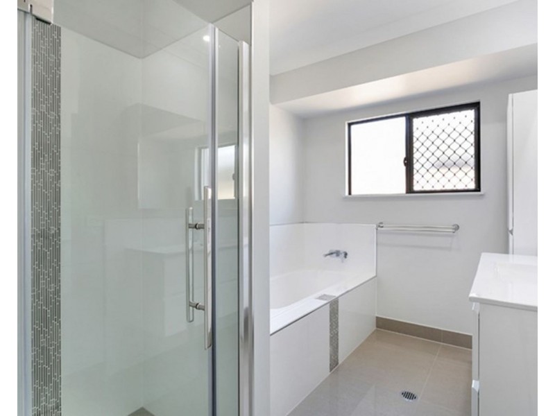 24 Arrowsmith Close, Smithfield QLD 4878