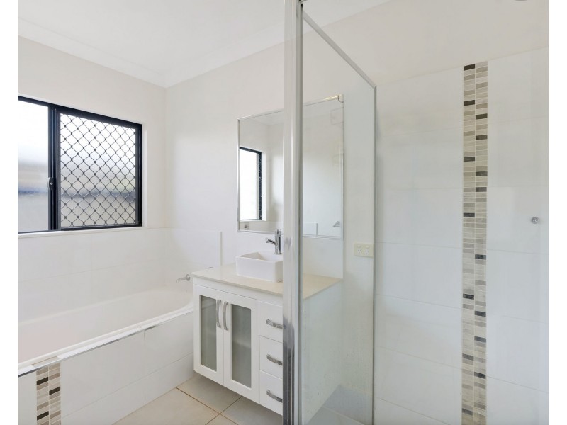 24 Arrowsmith Close, Smithfield QLD 4878