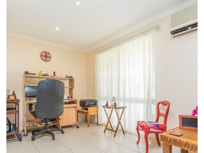 24 Macquarie Drive, Petrie QLD 4502