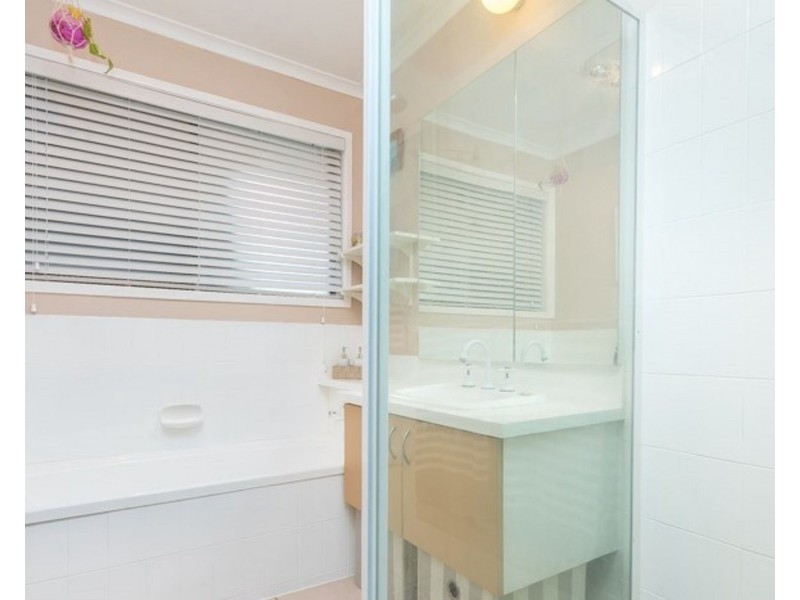 24 Macquarie Drive, Petrie QLD 4502