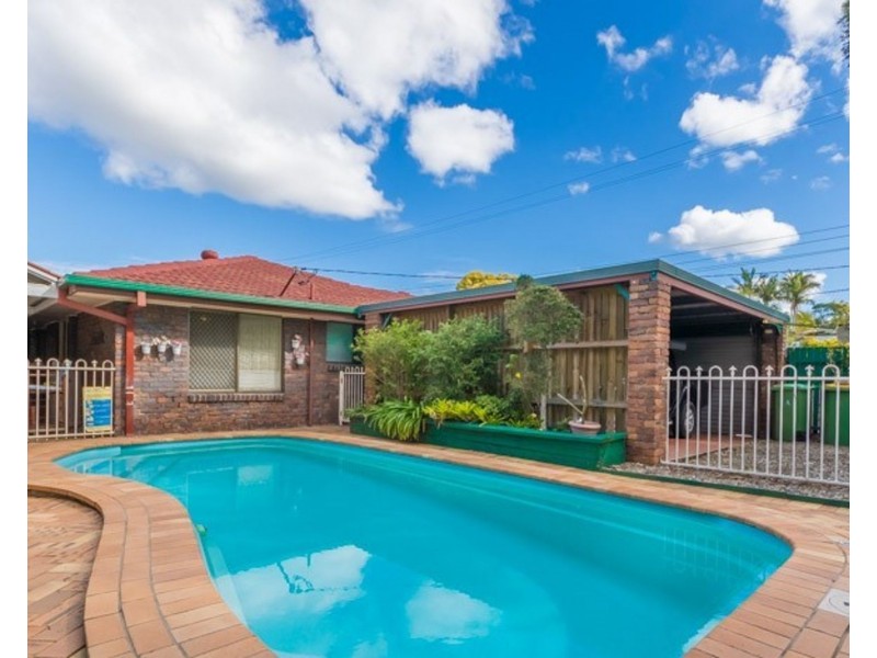 24 Macquarie Drive, Petrie QLD 4502
