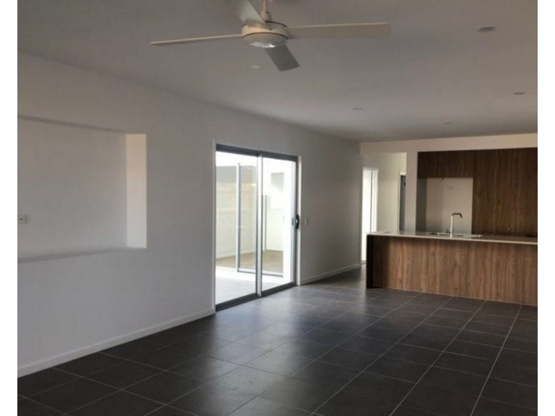 14 Rowley Street, Strathpine QLD 4500