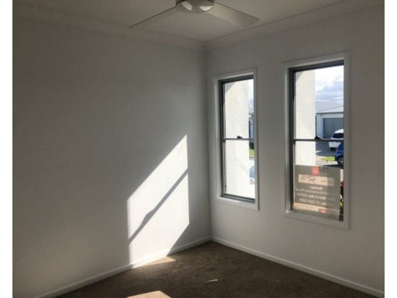 14 Rowley Street, Strathpine QLD 4500