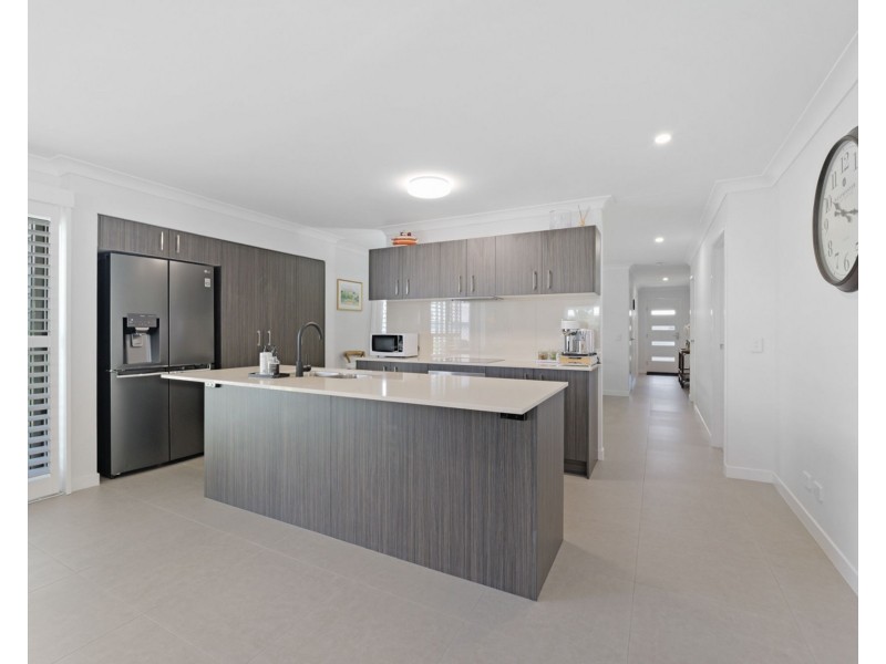 10 Burdekin Place, Pelican Waters QLD 4551